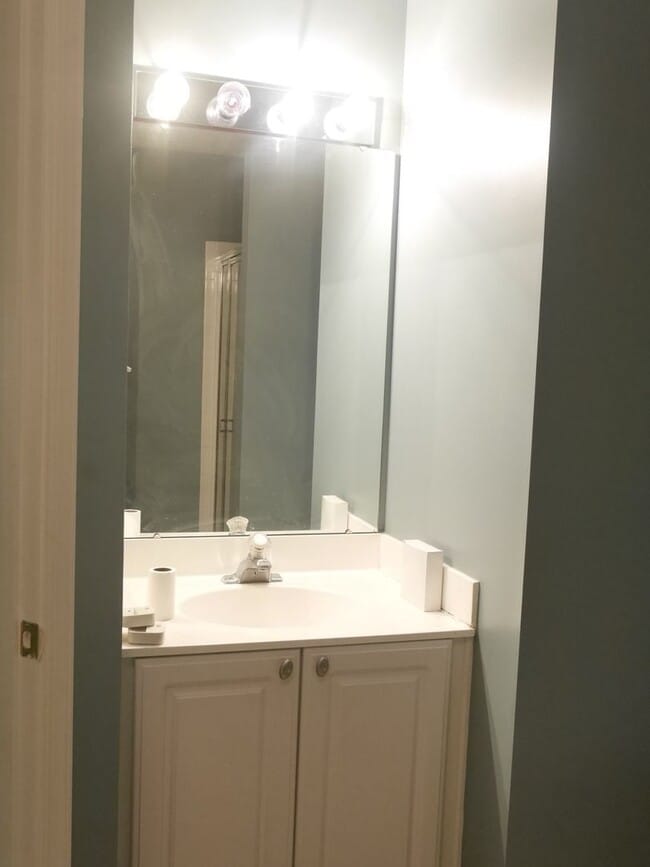 Building Photo - Spacious 2 Bedroom Condominium in Owings M...