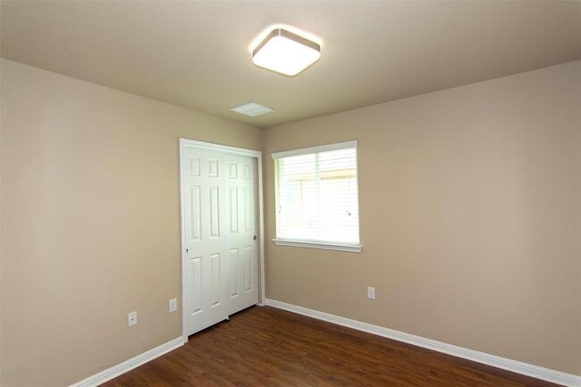 Building Photo - 18405 Tallgrass Prairie Dr