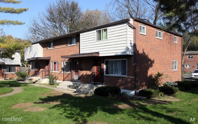 Primary Photo - 2 br, 1 bath Townhome - 939 Woodhill Dr