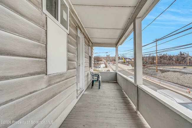 Building Photo - 6 Green Ridge St