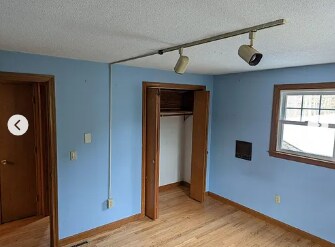 Building Photo - 536 W Pelham Rd