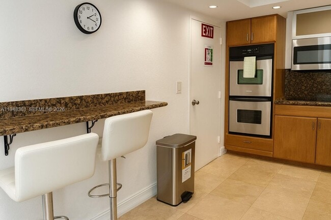 Building Photo - 4001 S Ocean Dr