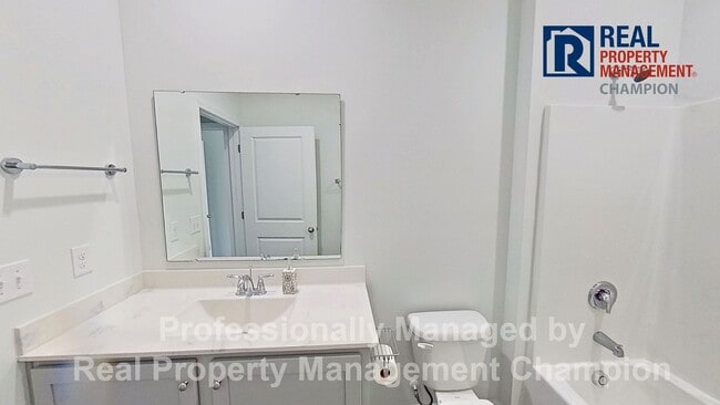 Building Photo - Beautiful 3 BD/2 BA Home in Porters Walk