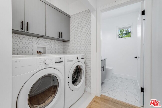 Building Photo - 1433 S Crescent Heights Blvd