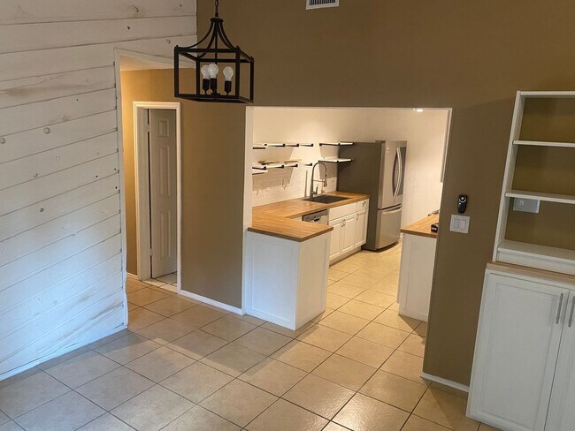 Building Photo - 12019 Stoney Park
