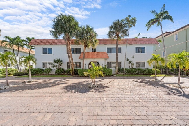 Building Photo - 1024 Bel Air Dr