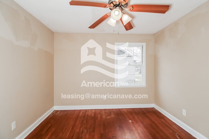 Building Photo - 2012 Woodtrail Dr