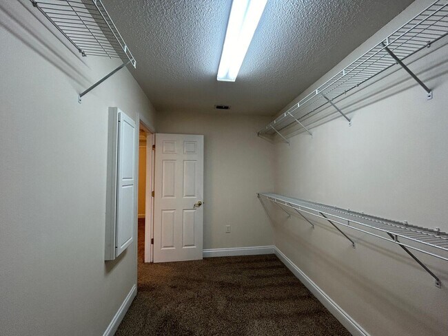 Building Photo - 3221 Twilight Dr