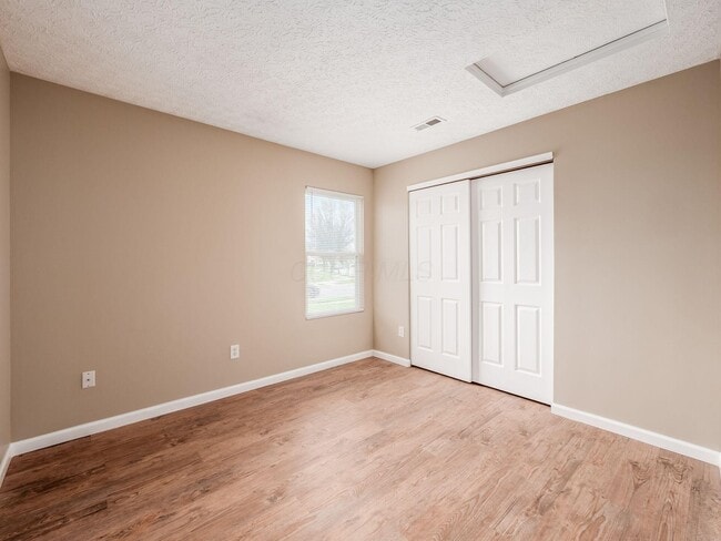 Building Photo - 5222 Horseshoe Dr N