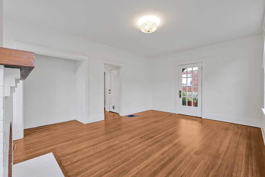 Building Photo - 1711 Primrose Ave