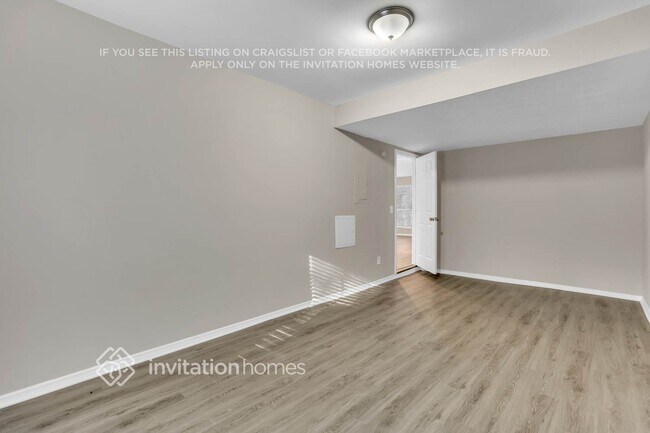 Building Photo - 755 Mountain View Dr