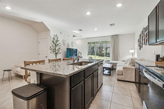 Building Photo - 11070 Crescent Deer Dr