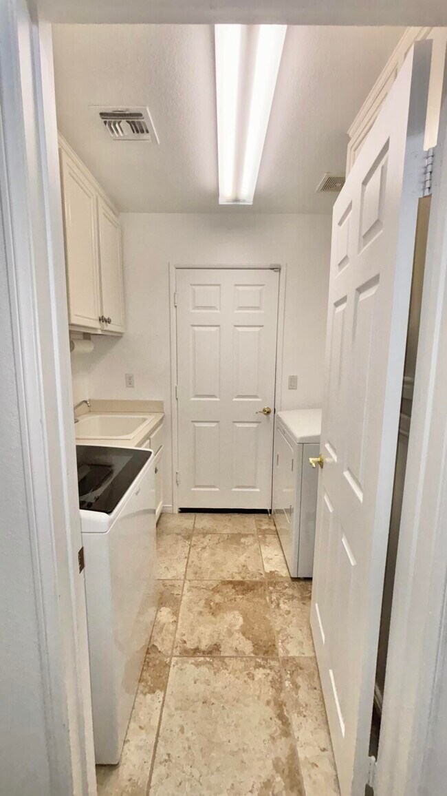 Building Photo - 80188 Golden Horseshoe Dr