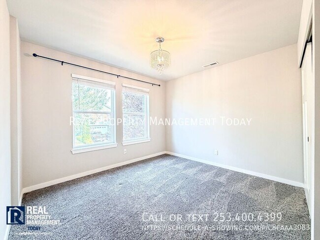 Building Photo - 362 Bondgard Ave E