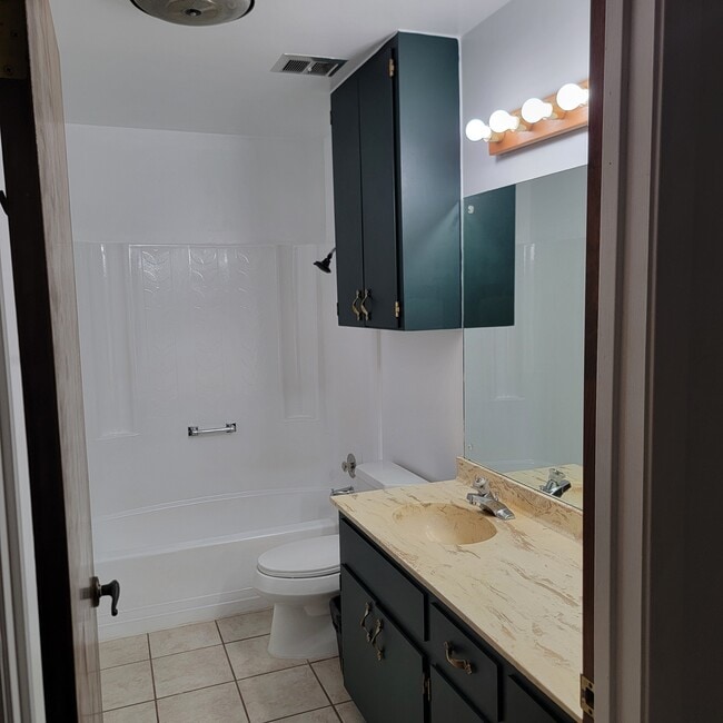 Building Photo - 3326 Scenic Ln