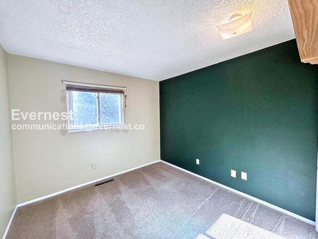 Building Photo - 3118 Squaw Valley Dr