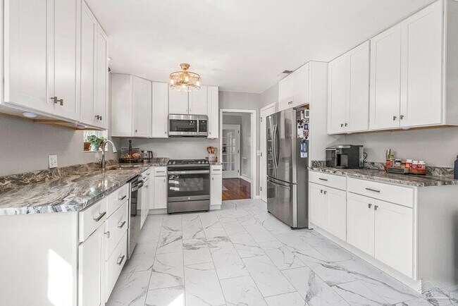 Building Photo - 319 Gamarra Rd