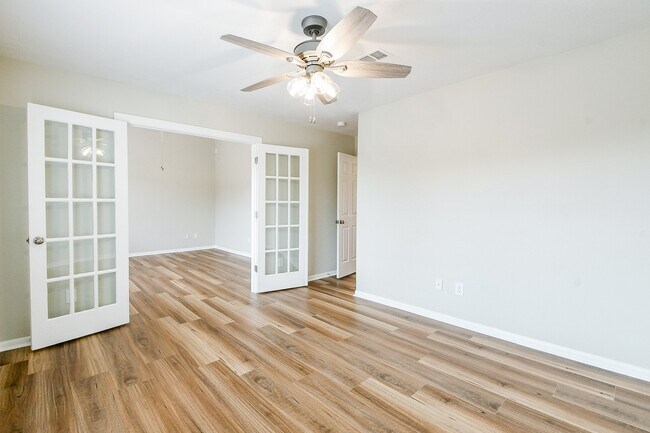 Building Photo - 815 Robins Way