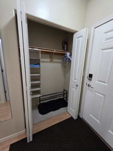 Building Photo - 3030 Lore Rd