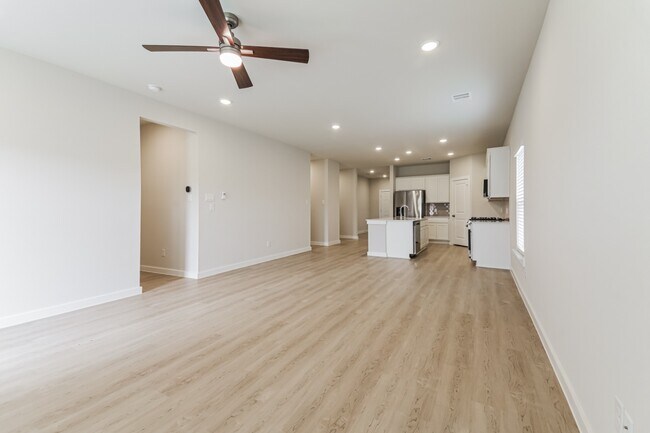 Building Photo - Brand New 2025 Build in Sherman | 3BR/2BA with 2-Car Garage