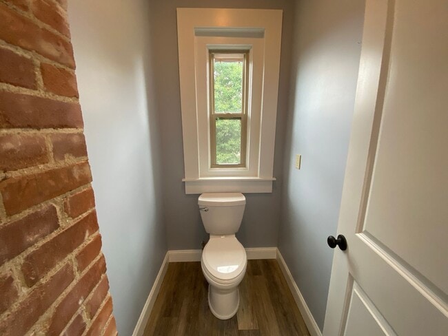 Building Photo - Harrison West 2 Bedroom
