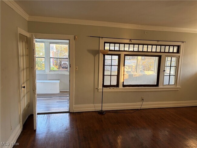 Building Photo - 922 Helmsdale Rd