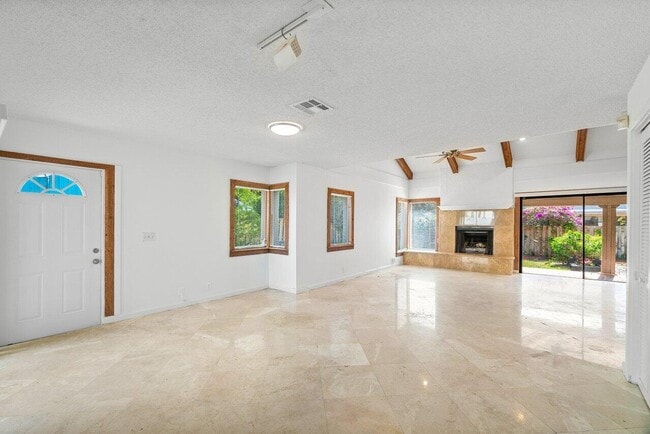 Building Photo - 3015 Florida Blvd