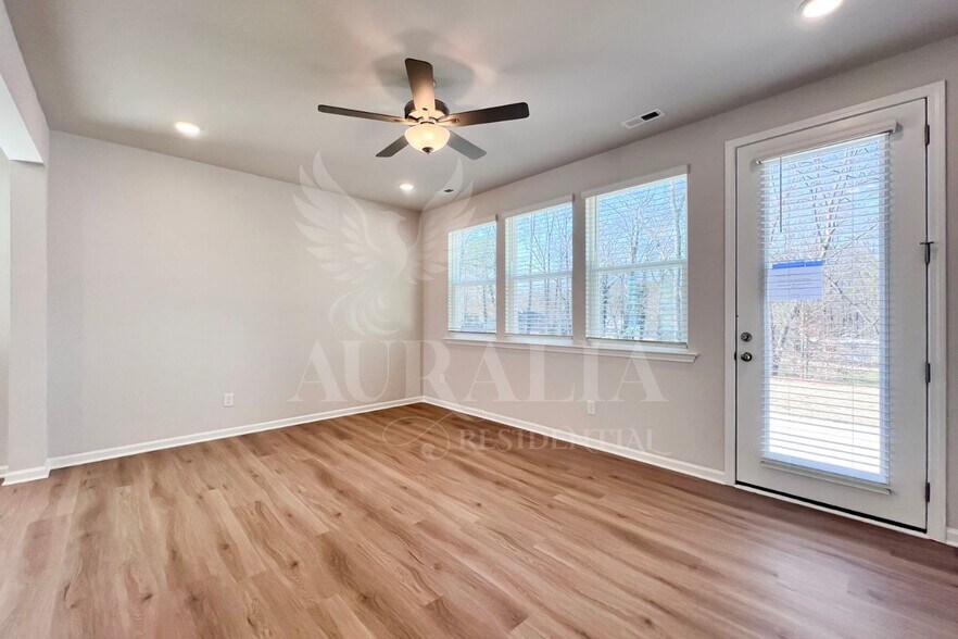 Building Photo - 183 Anise Ln