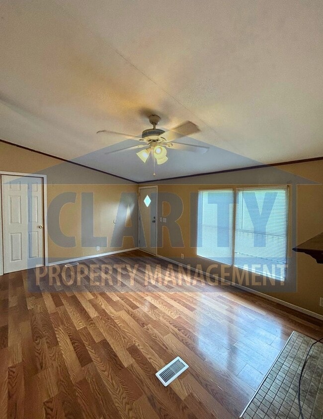 Building Photo - Charming 3-Bedroom with Large Yard