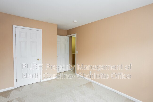 Building Photo - 18040 Delmas Dr
