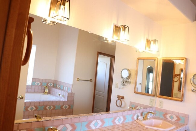 Building Photo - Golf Course Location