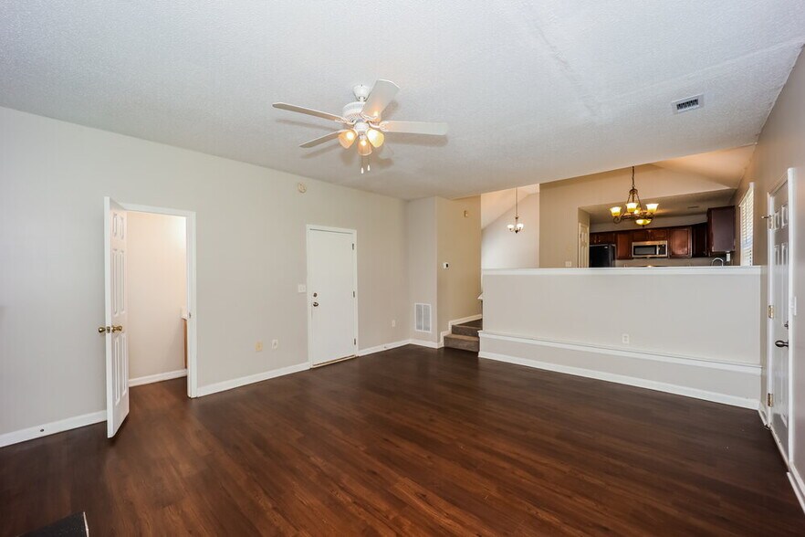 Building Photo - 3704 Lower Creek Dr