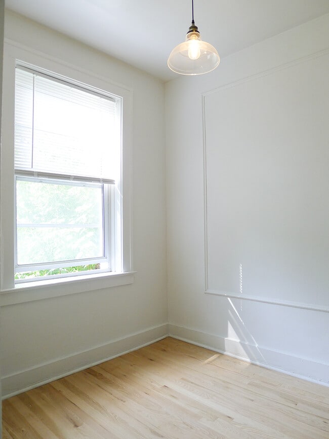 Building Photo - 1780 Van Dyke St