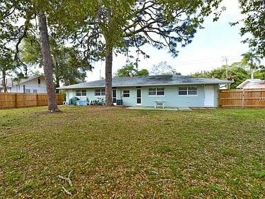 Building Photo - 3906 Sarasota Ave