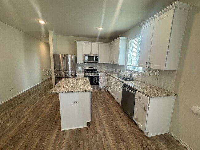 Building Photo - 8132 Cedar Lake Ln