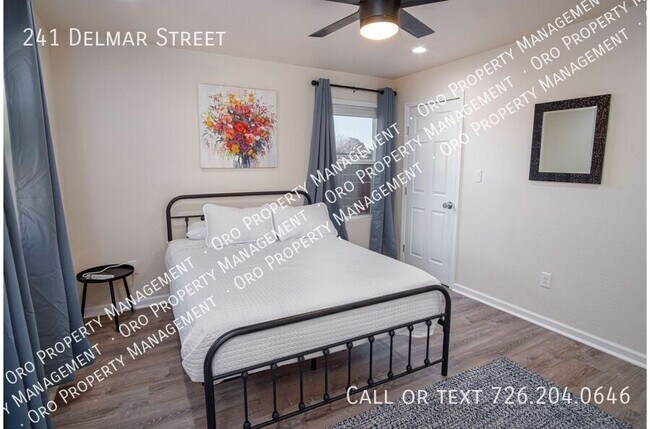 Building Photo - Adorable 2BR Home Close to Riverwalk and Downtown