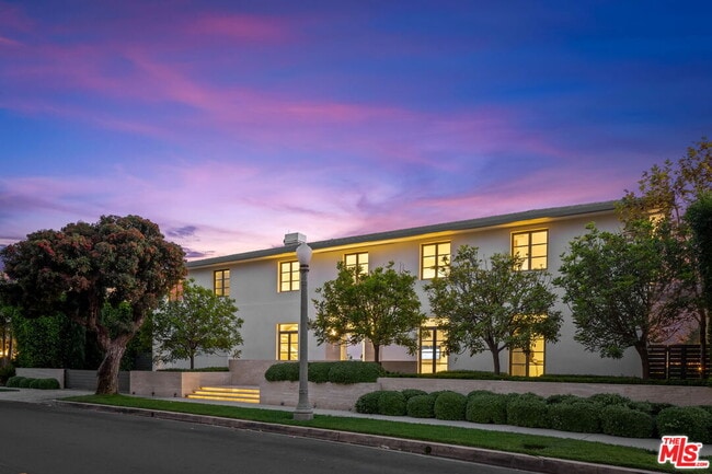 Building Photo - 623 Alma Real Dr