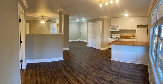 Building Photo - 1435 Fernwood Glendale Rd