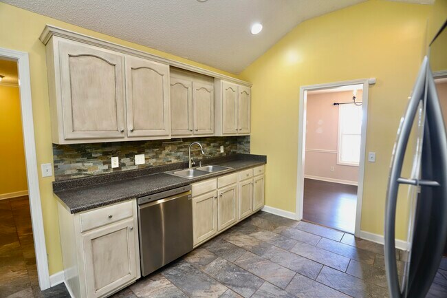 Building Photo - 2605 Turningleaf Ln