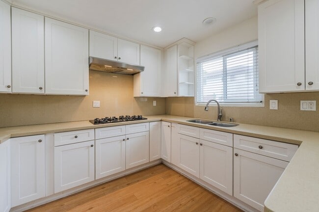 Building Photo - West Torrance 4 bedroom 2 bath
