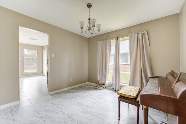 Building Photo - 1411 Township Ct