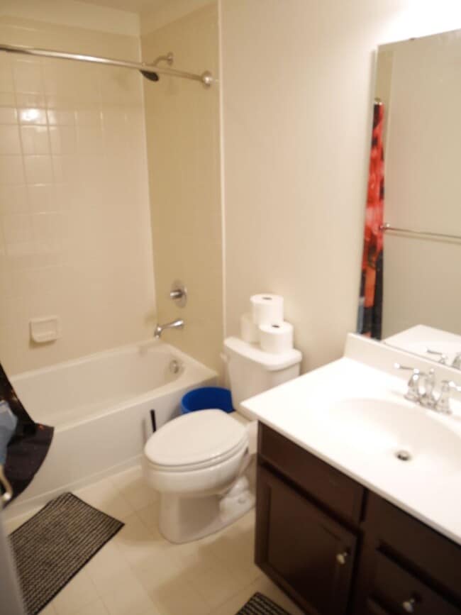 Building Photo - SPACIOUS 4 Bedroom Townhome-Owings Mills, MD