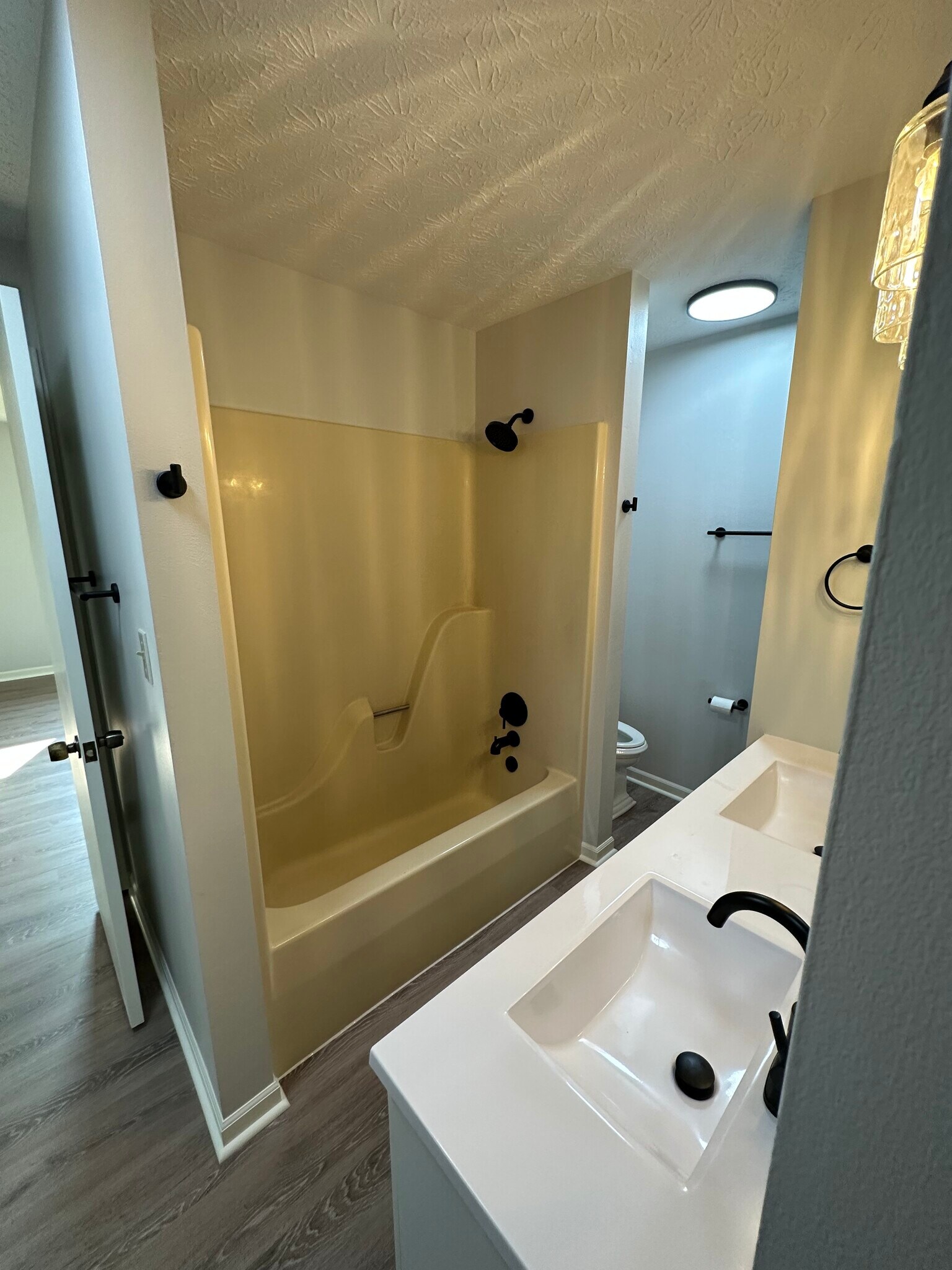 Building Photo - 1227 Hacienda Dr