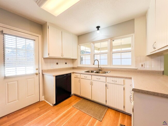 Building Photo - 1205 Morningside Dr