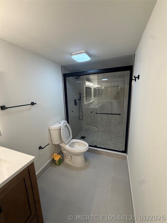 Building Photo - 2075 Coral Ridge Dr