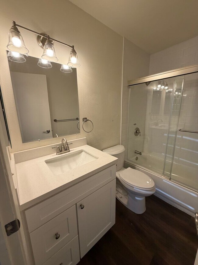 Building Photo - 2687 Phipps Ave