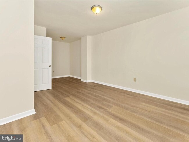 Building Photo - 5803 Oleander Pl