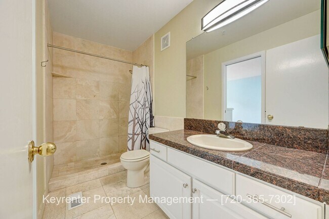 Building Photo - Downtown 3bed/3 bath w/2-car garage - $5500