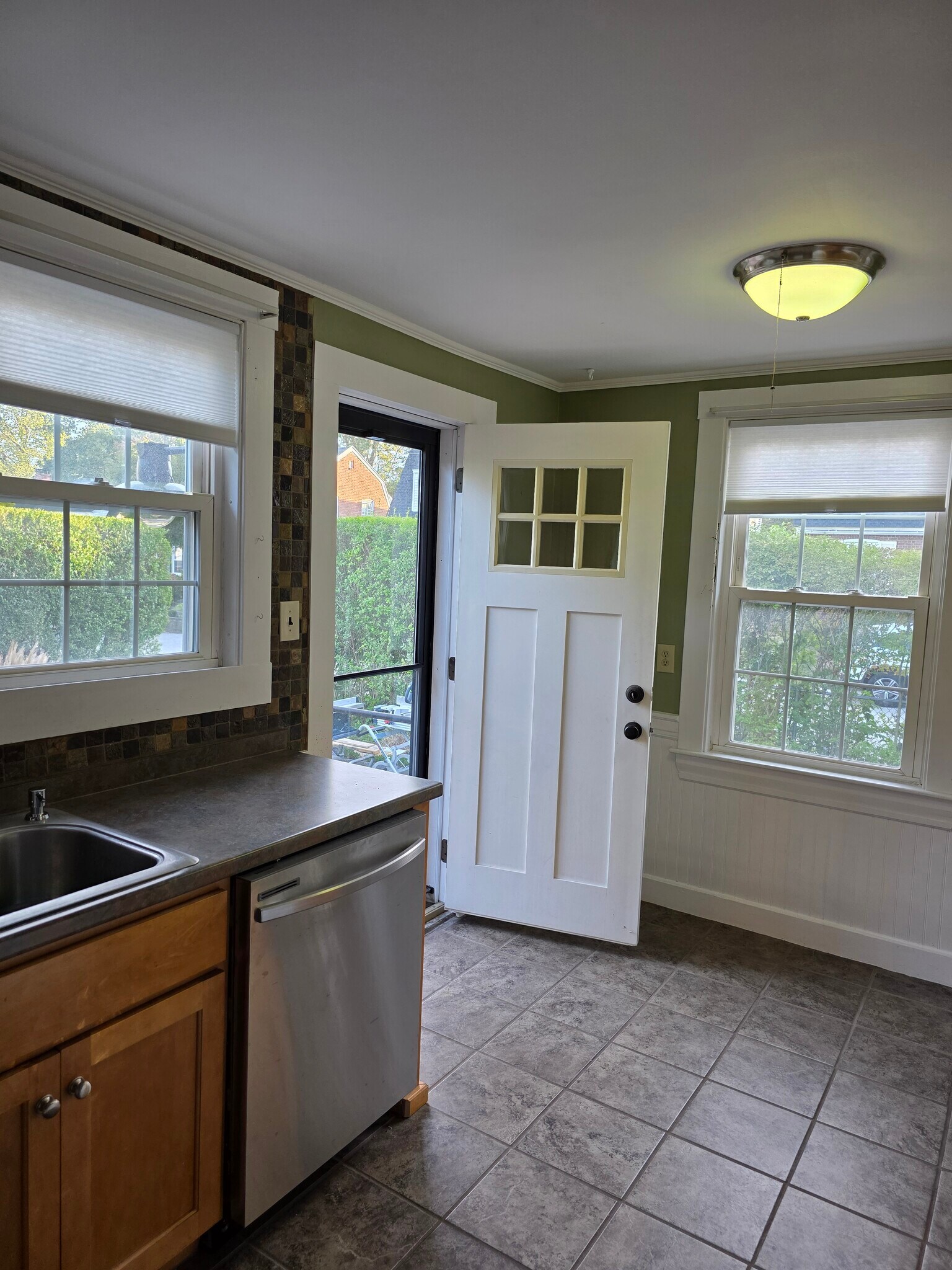Kitchen - 258 Raleigh Way