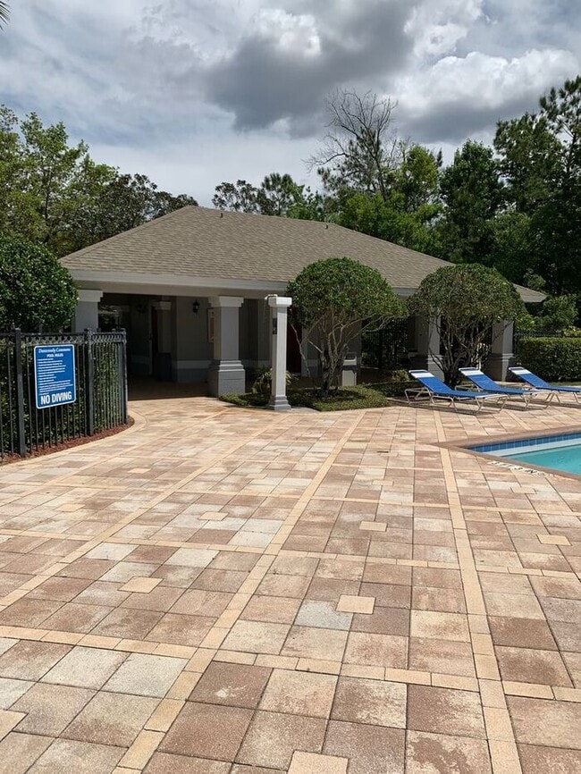 Building Photo - Luxury Townhome for Rent in Gated Dunwoody...
